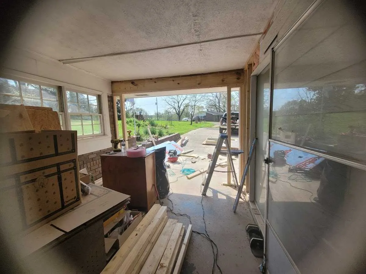 Air movers and dehumidifier for Drying & Dehumidification in Floyds Knobs